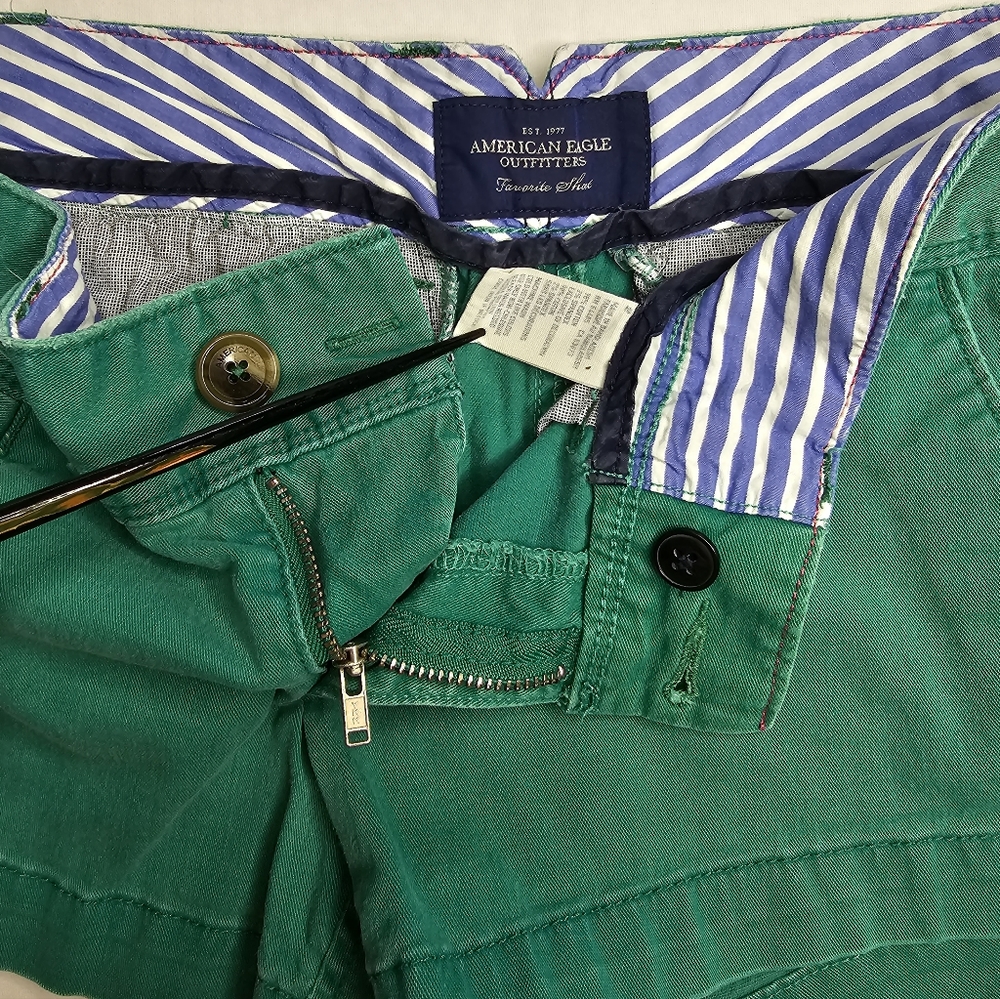 AMERICAN EAGLE Green Shorty Shorts Stretch Size 2 - Picture 3 of 4